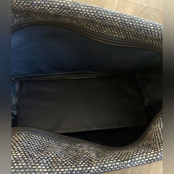 Fifth Ave travel bag with a mini bag used in good condition - Picture 4 of 5